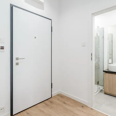 Expo Center Apartment