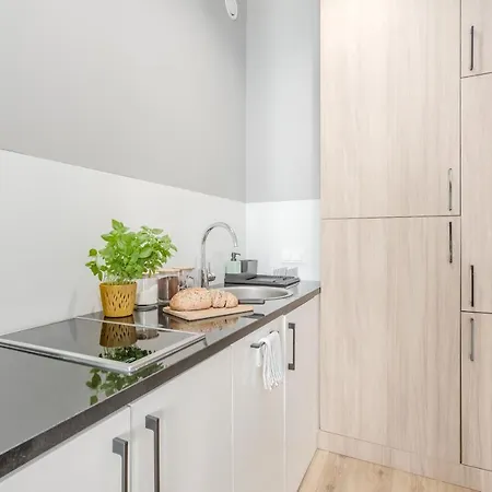 דירה Expo Center ורשה