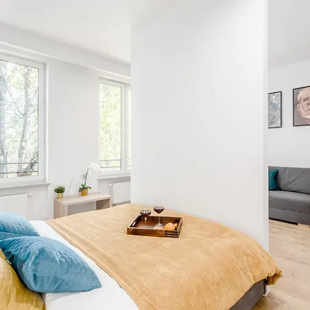 Expo Center דירה