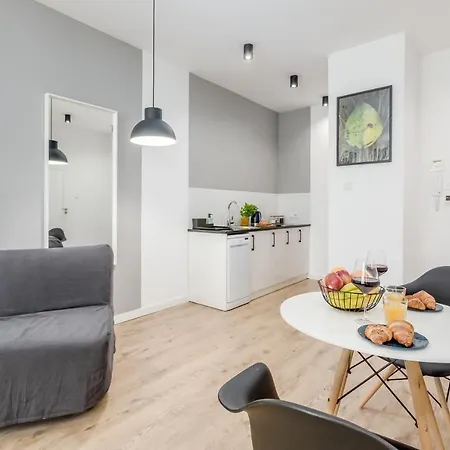 Expo Center Apartman *